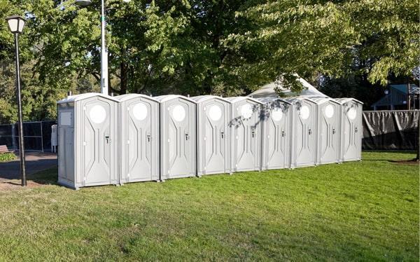 the number of special event portable restrooms needed depends on the size and type of event, but our team can help determine the appropriate number based on attendance and period